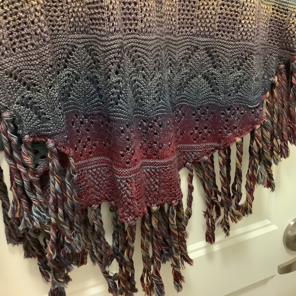 Paparazzi Poncho - Picture 5 of 7